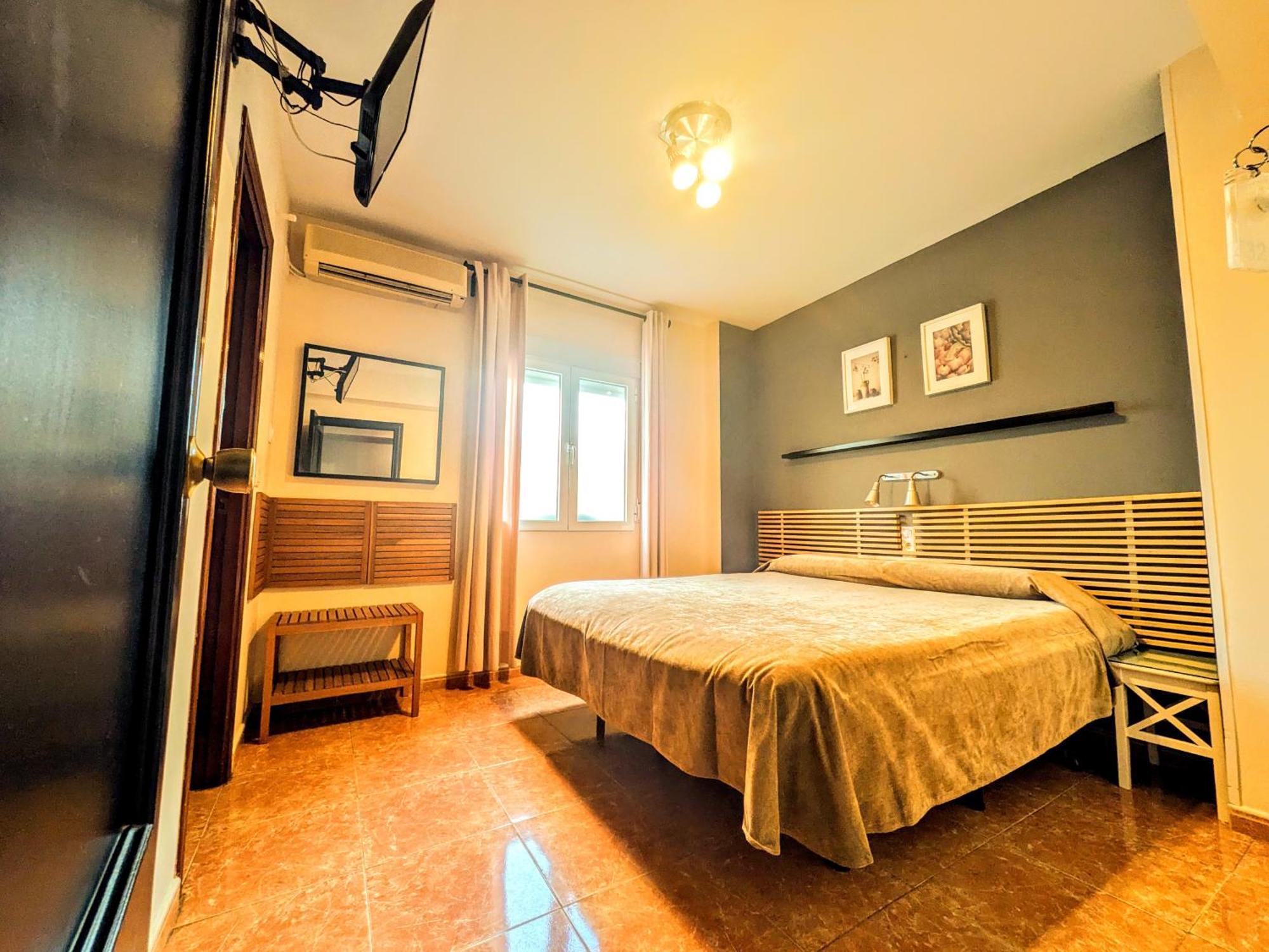Hostal Jentoft Sevilla Exterior foto