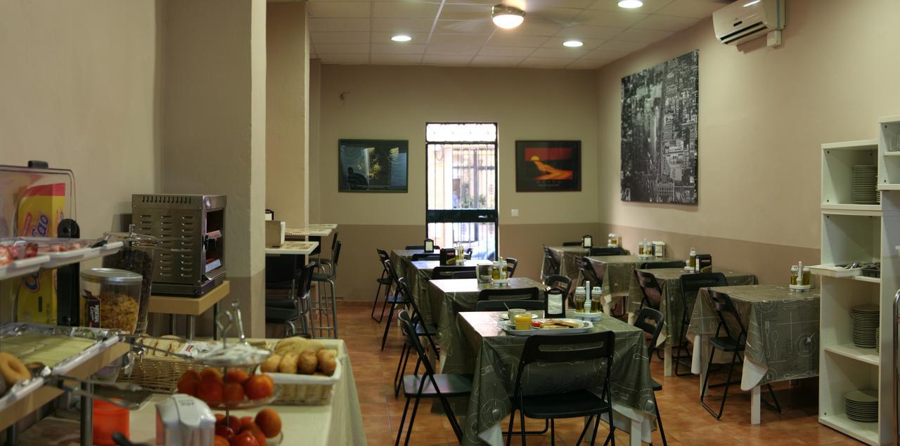 Hostal Jentoft Sevilla Exterior foto
